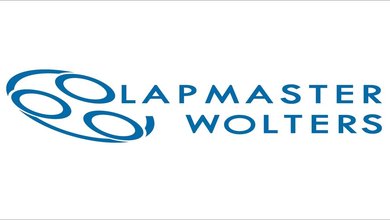 Unternehmenslogo von Lapmaster Wolter: Ein blaues Symbol aus drei versetzten Ringen links neben dem zweizeiligen, blauen Schriftzug.